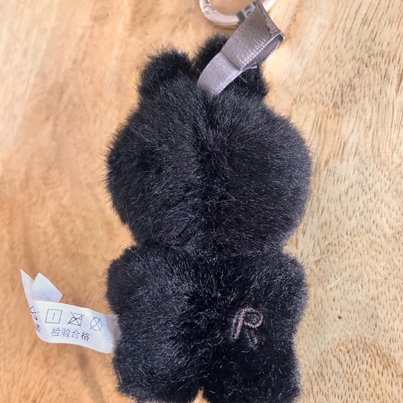 Pin For Love Labubu R - Picture 2 of 3